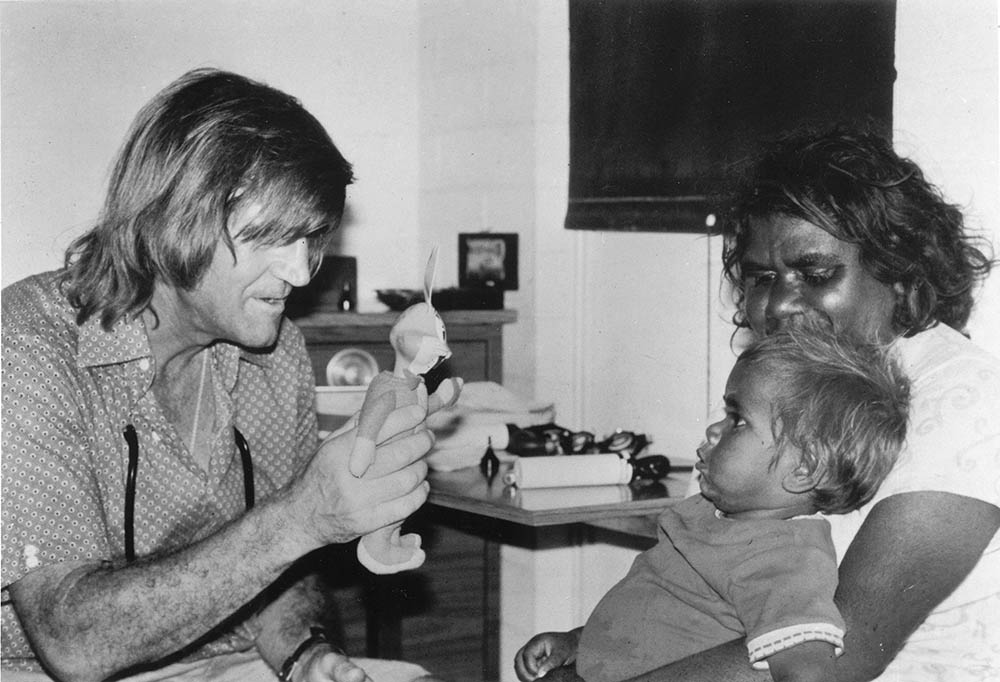 Fred Hollows with a young patient during the National Trachoma and Eye Health Program