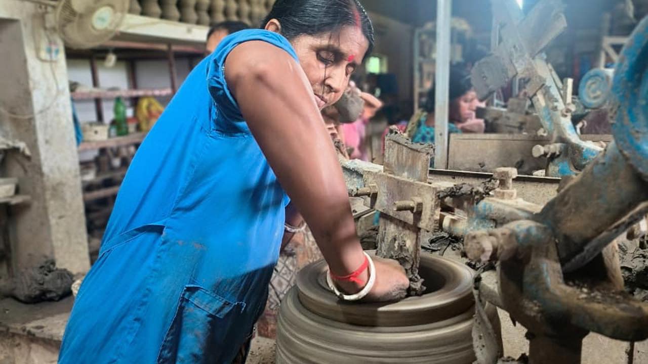 bangladesh-2025_potters-at-ork_960x960px.jpg