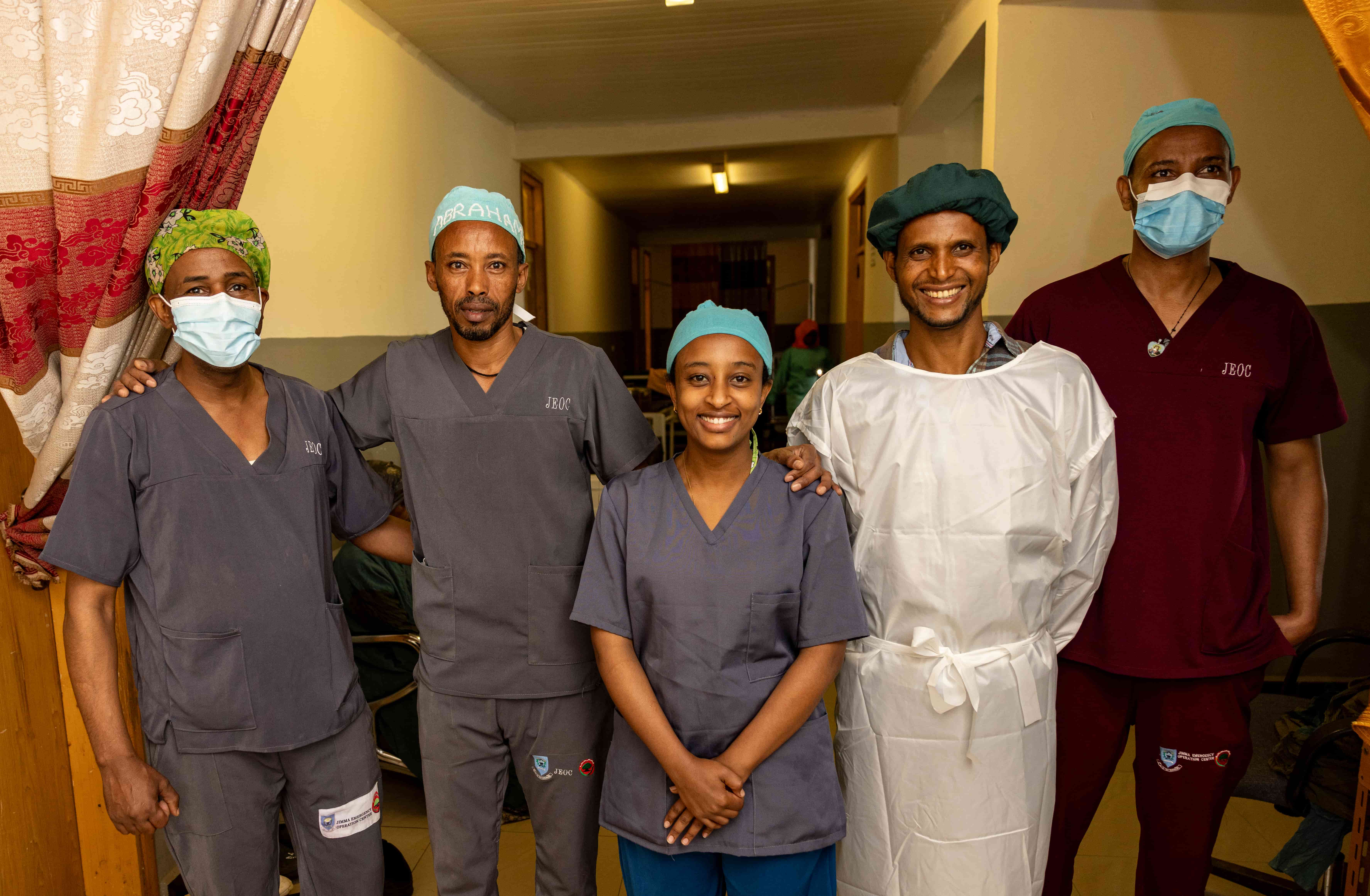 An outreach eye care clinic at Dedo Primary Hospital in Oromia, Ethiopia, is helping to bring cataract surgery closer to communities in need. The Fred Hollows Foundation, Oromia Regional Health Bureau and University of Jimma are working together to reduce a backlog of more than 700,000 people waiting for surgery by delivering treatment and strengthening local eye health services.