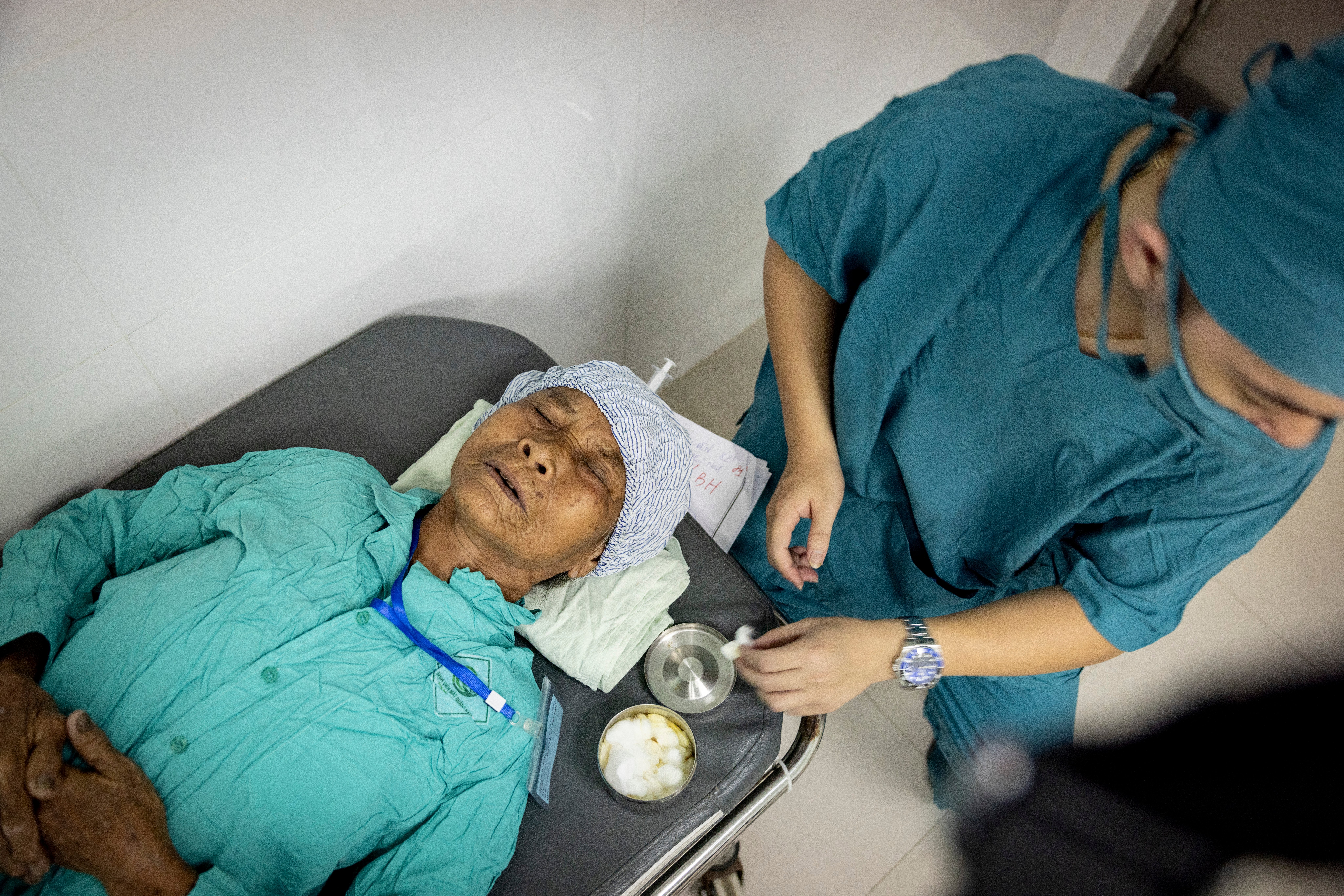 Den preparing for surgery