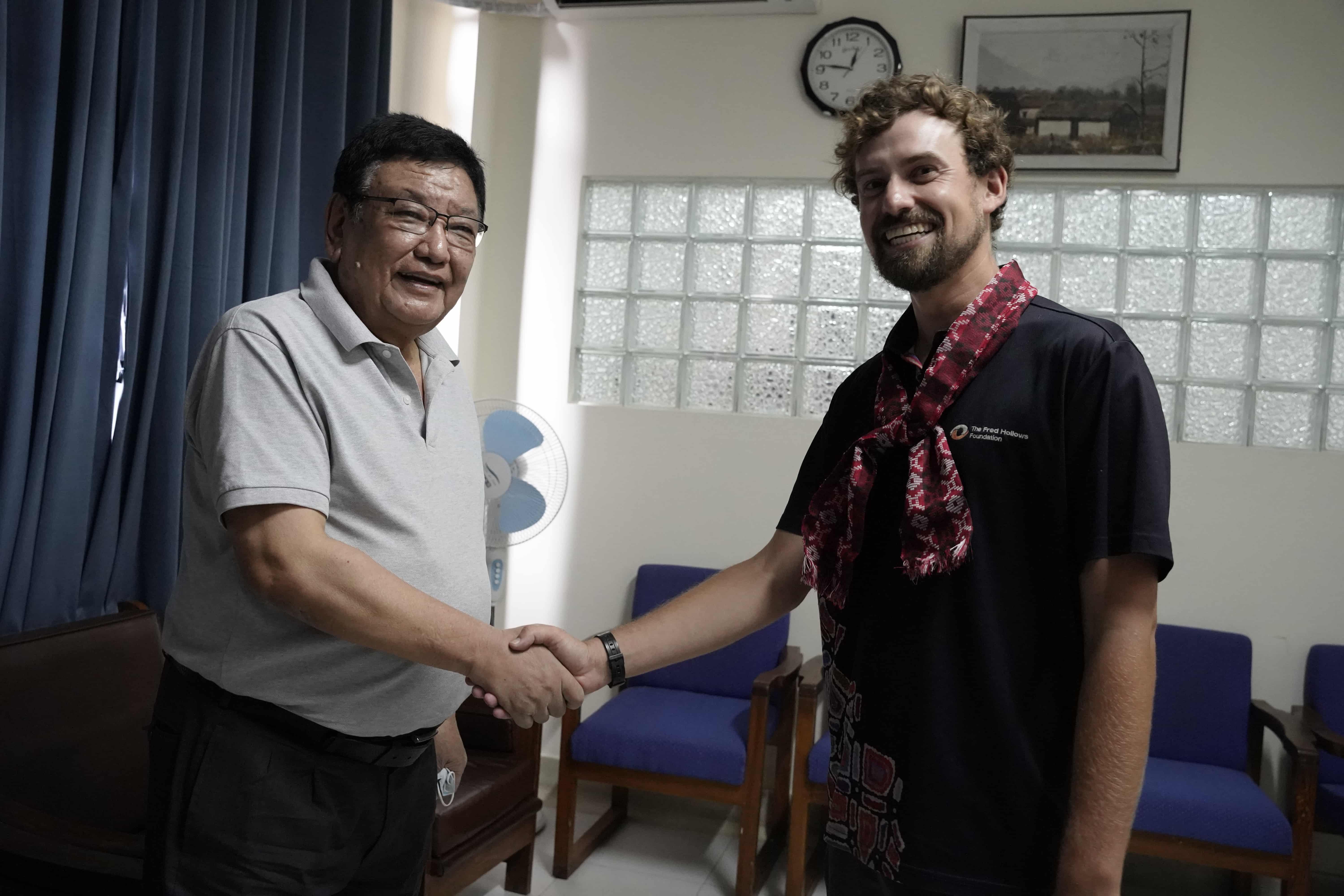 In Nepal, Zan met with Dr Sanduk Ruit at the Tilganga Institute of Ophthalmology, learning more about the life-changing cataract work made possible through partnership with The Fred Hollows Foundation.