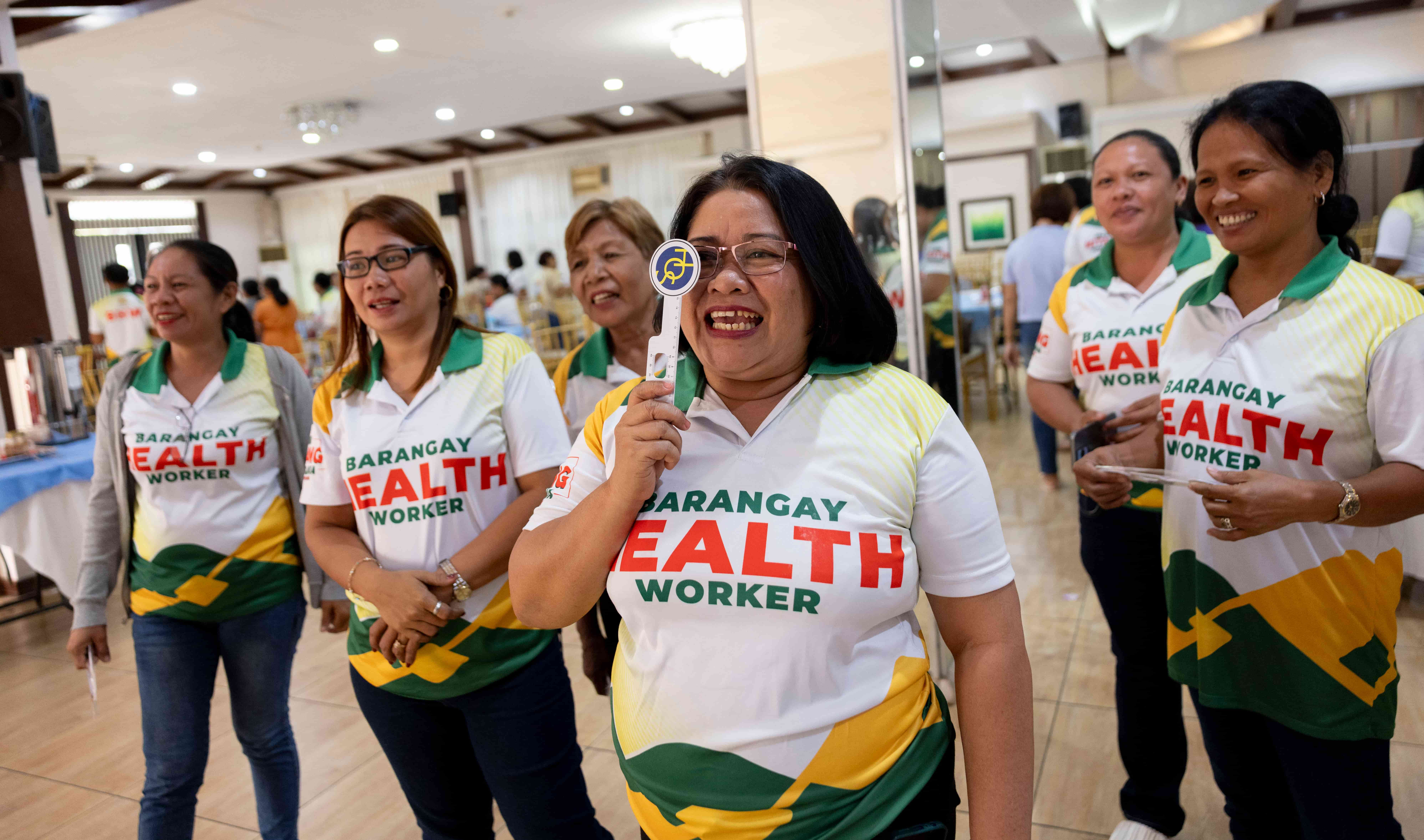 Barangay Health Workers in Roxas City receive training and equipment to provide basic eye health checks in their communities