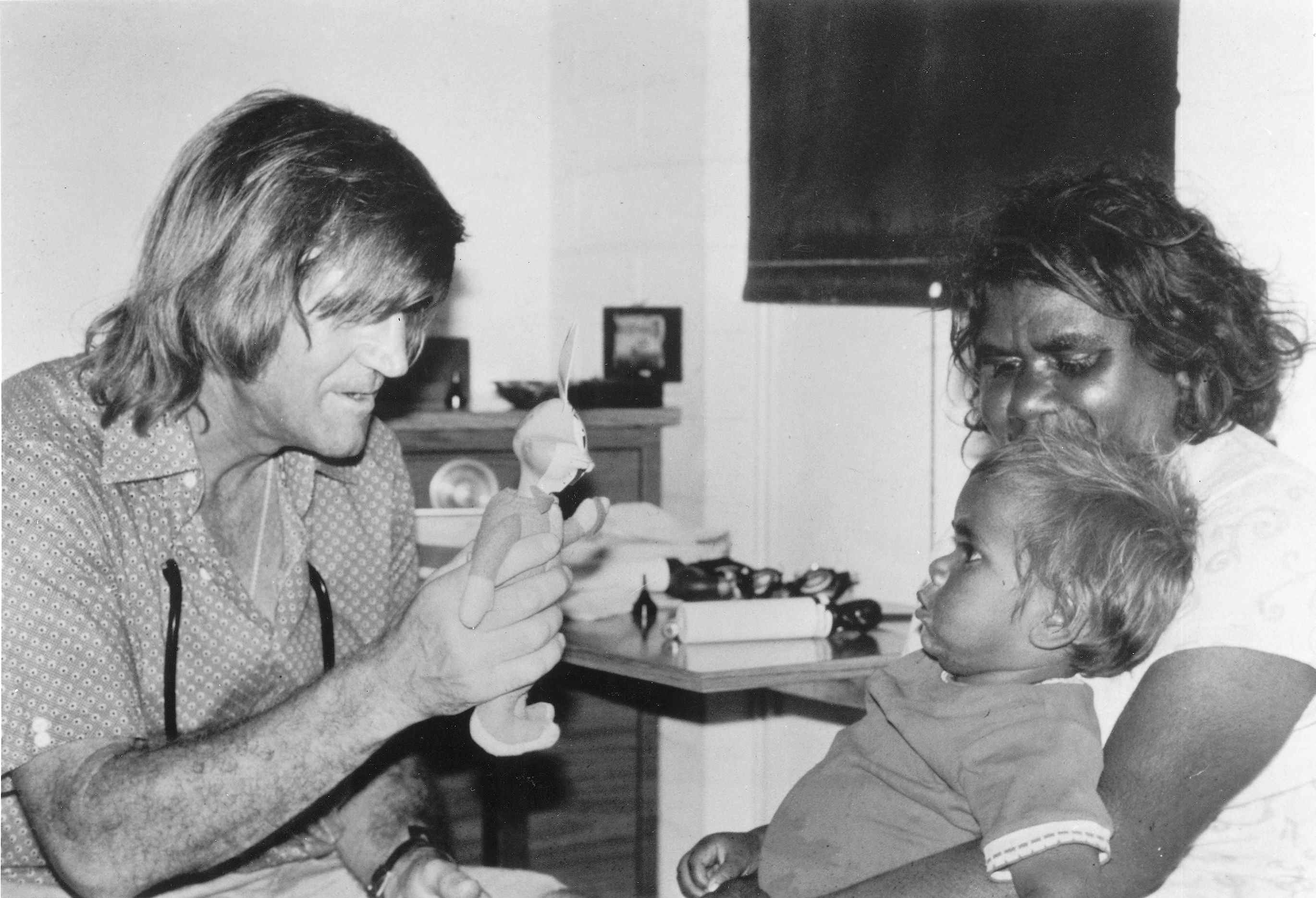 Fred Hollows with a young Indigenous patient during the National Trachoma and Eye Health Program in the 70s. 