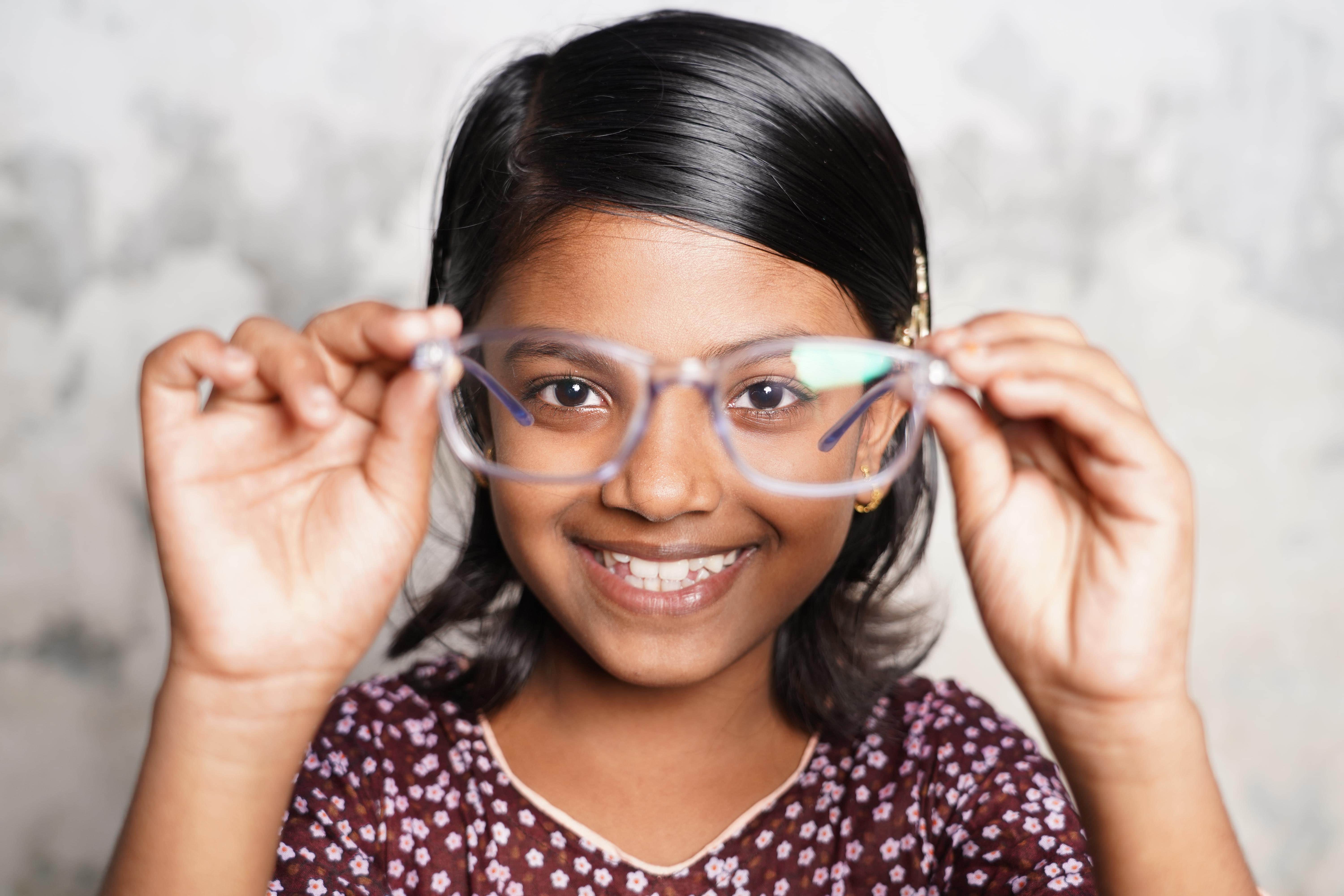 bangladesh_2025_glasses_IABP_6000x4000px.JPG