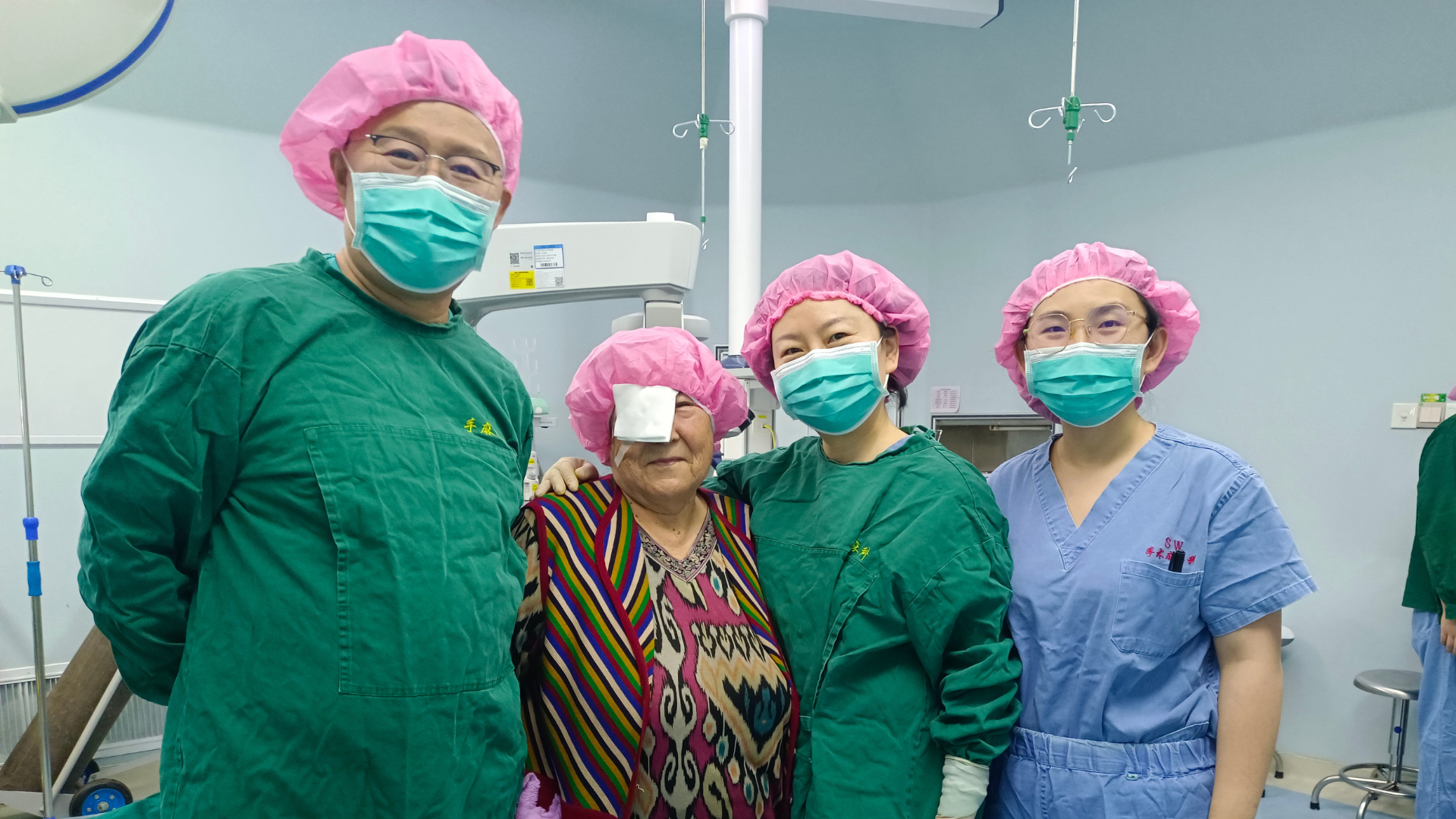 china-2025_surgical-team_1920x1080px.png