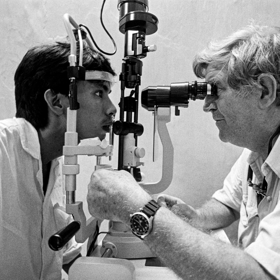 fred-hollows_1992_hanoi_eye-exam_960x960px.png