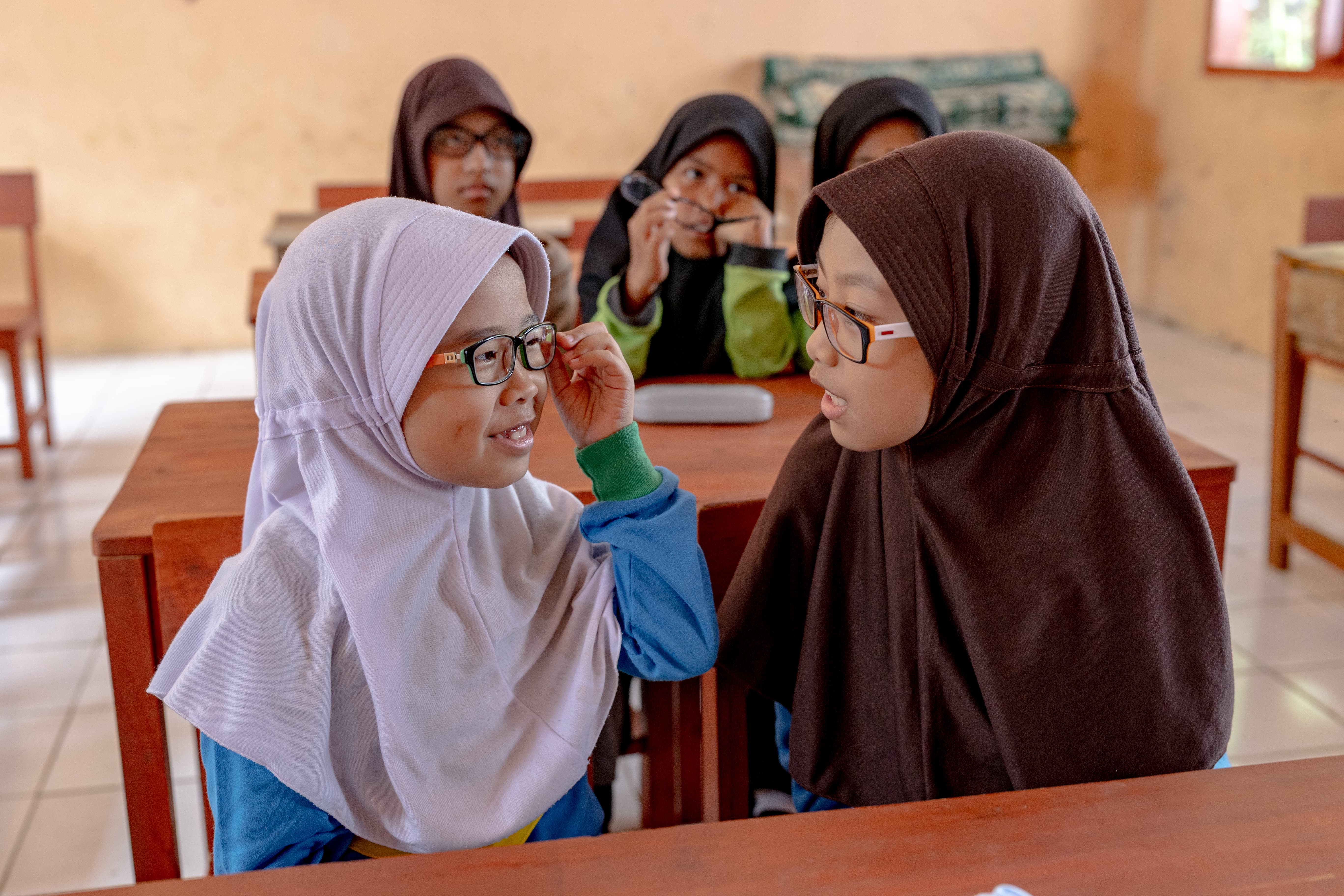 indonesia-2025_glasses_cool-group_5472x3648px.jpg