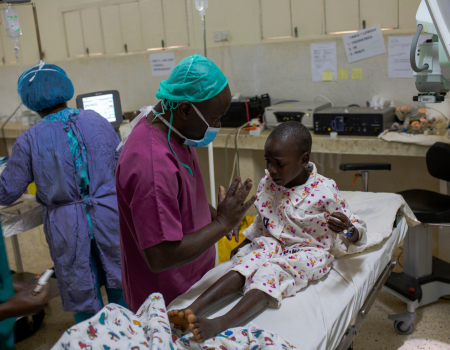 kenya-2019_david-surgery_450x350px.png