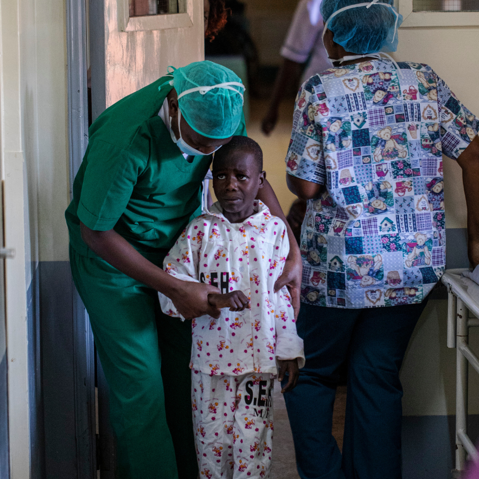 kenya-2021_david-surgery_960x960px.png