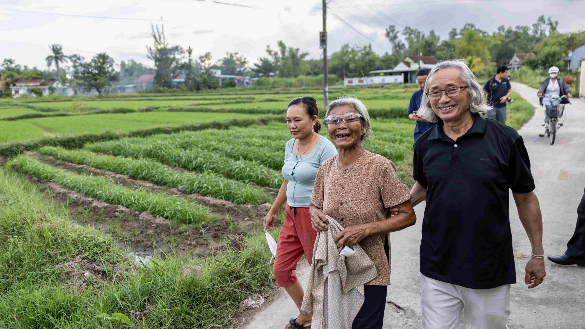 vietnam-2023_den_family_1920x1080px.png