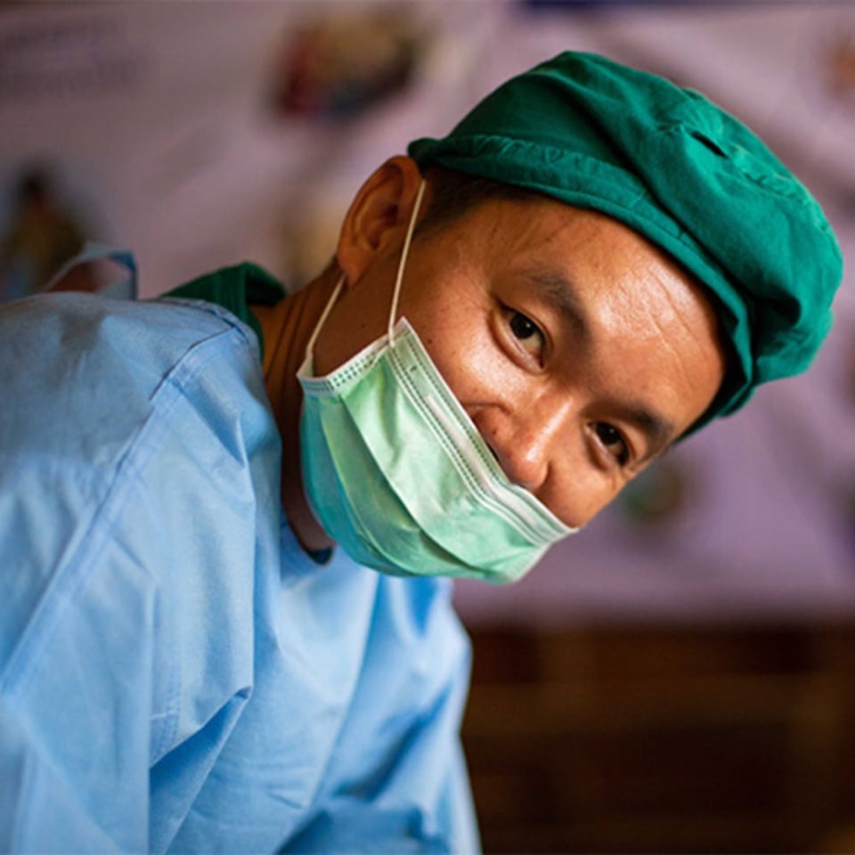 web-dr-phetsamone_1.jpg